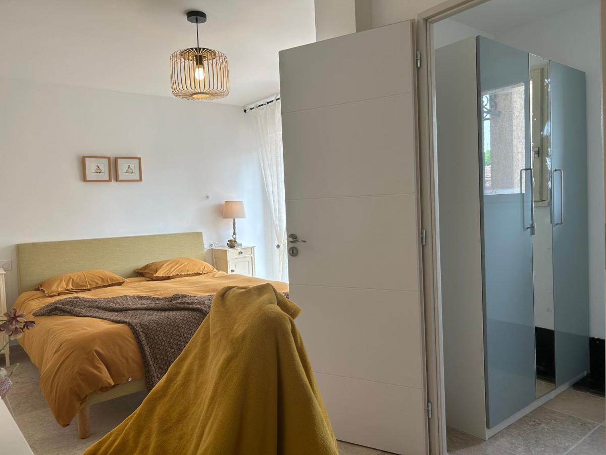 Bed and Breakfast Au Ciel Etoile Кастійон-дю-Гар Екстер'єр фото